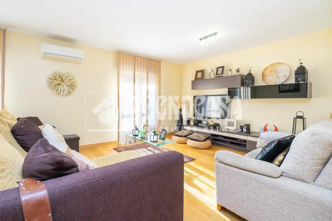 Wohnzimmer von Wohnung zum Verkauf in Colmenar Viejo mit Klimaanlage, Heizung und Balkon