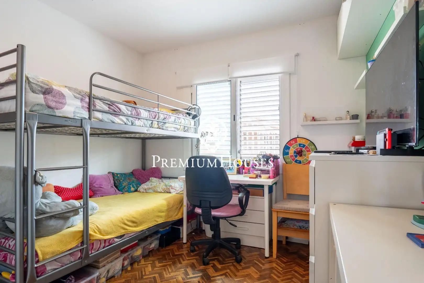 Schlafzimmer von Dachboden zum Verkauf in Gavà mit Heizung, Parkett und Terrasse