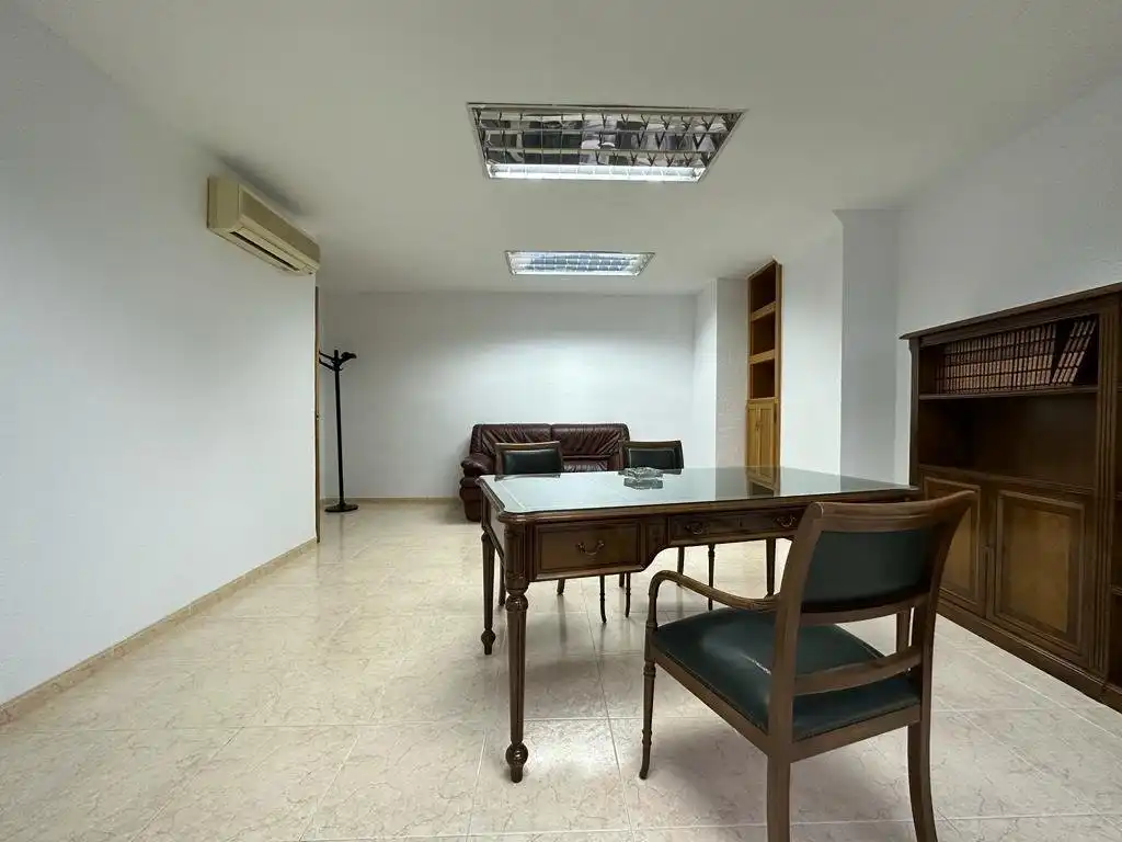 Oficina de alquiler en Centro