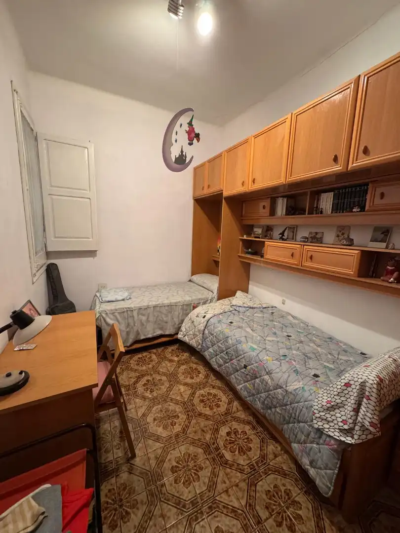 Habitación de Piso en venta en Badalona con Terraza y Trastero