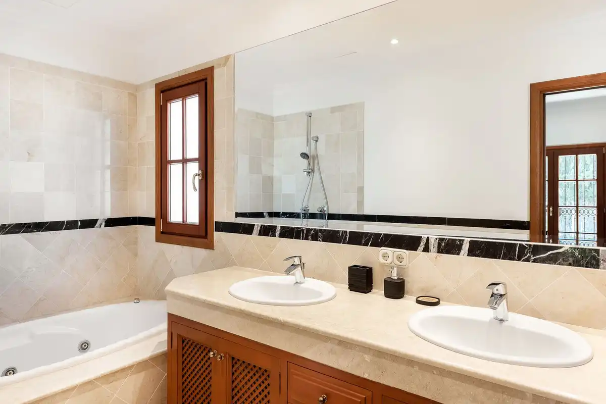 Baño de Terreno en venta en Manilva