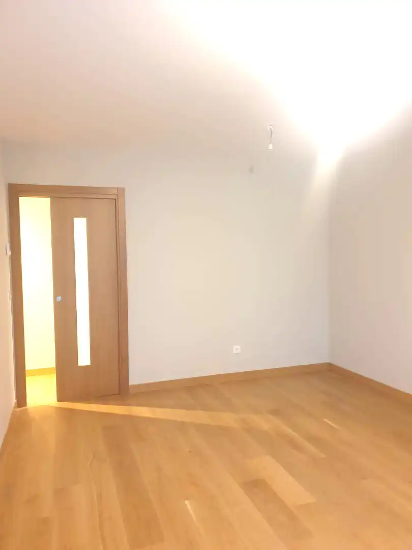 Habitación de Piso de alquiler en Vigo  con Calefacción, Parquet y Trastero