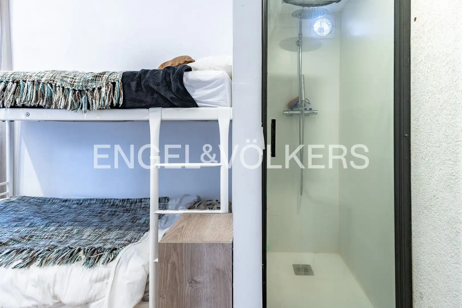 Habitación de Casa adosada en venta en Mataró con Aire acondicionado, Calefacción y Amueblado