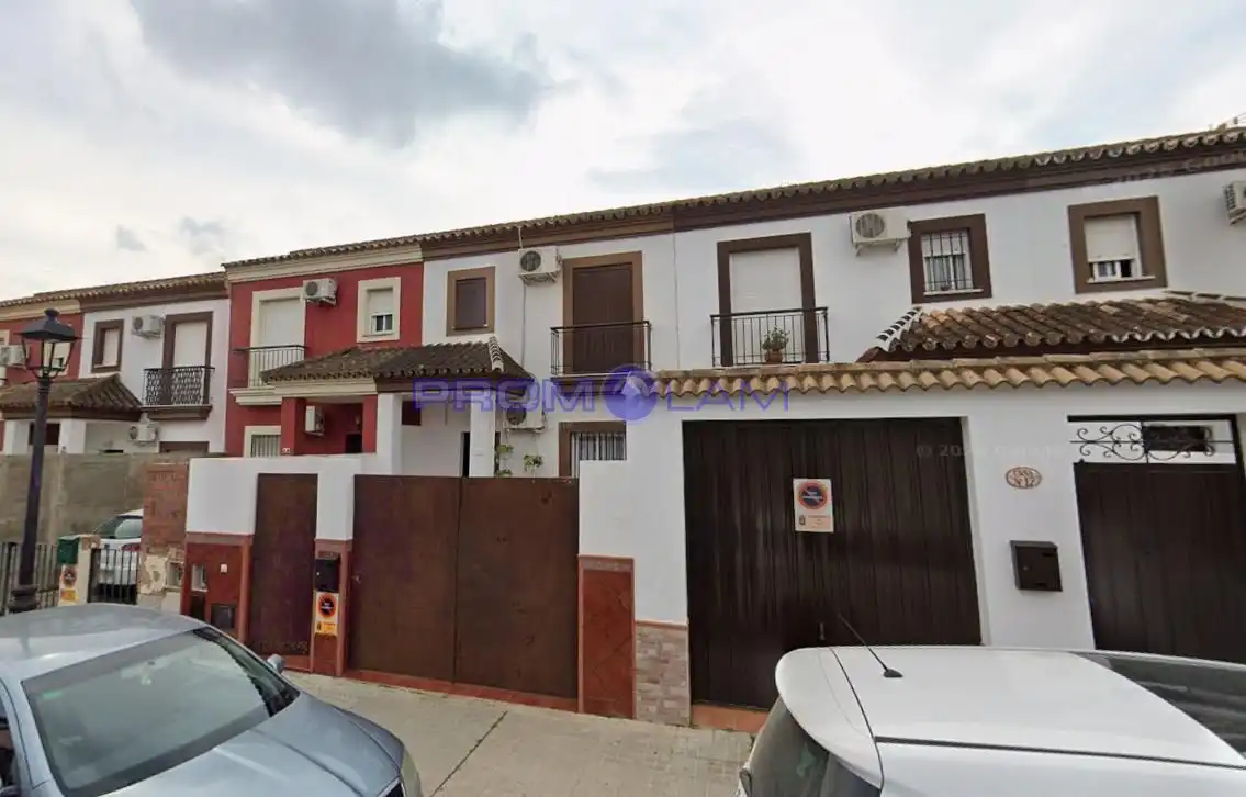 Exterior view of Houses for sale in Pilas  with Private garden and Terrace