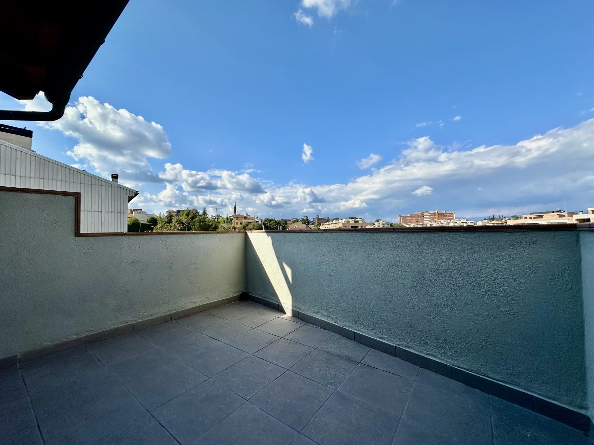 Terrace of Single-family semi-detached for sale in Vic  with Heating