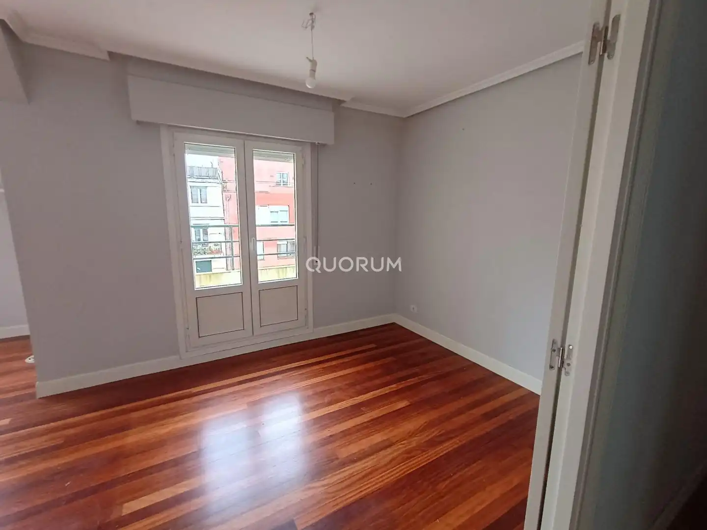 Dormitori de Pis de lloguer en Bilbao  amb Calefacció i Terrassa