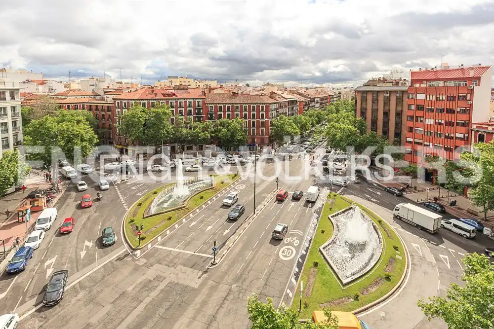 Vista exterior de Àtic en venda en Madrid amb Aire condicionat, Calefacció i Terrassa