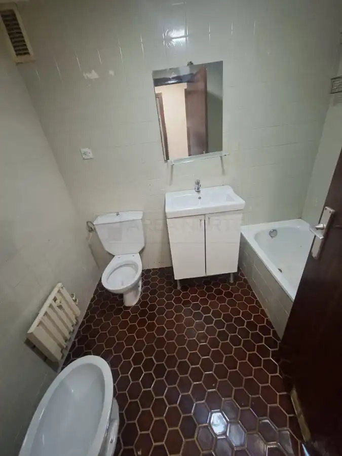 Bathroom of Flat for sale in Sansomendi 