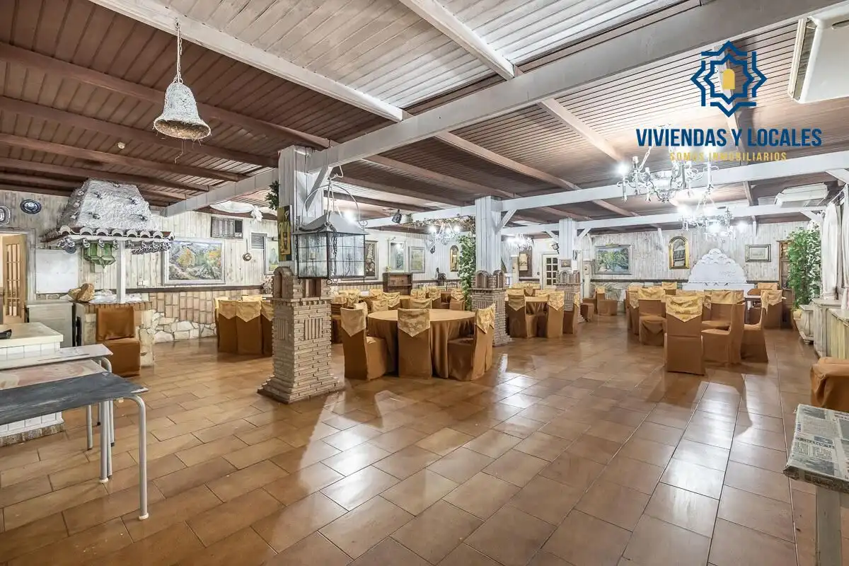 Local comercial en venda a Pinos Genil, imagen 5