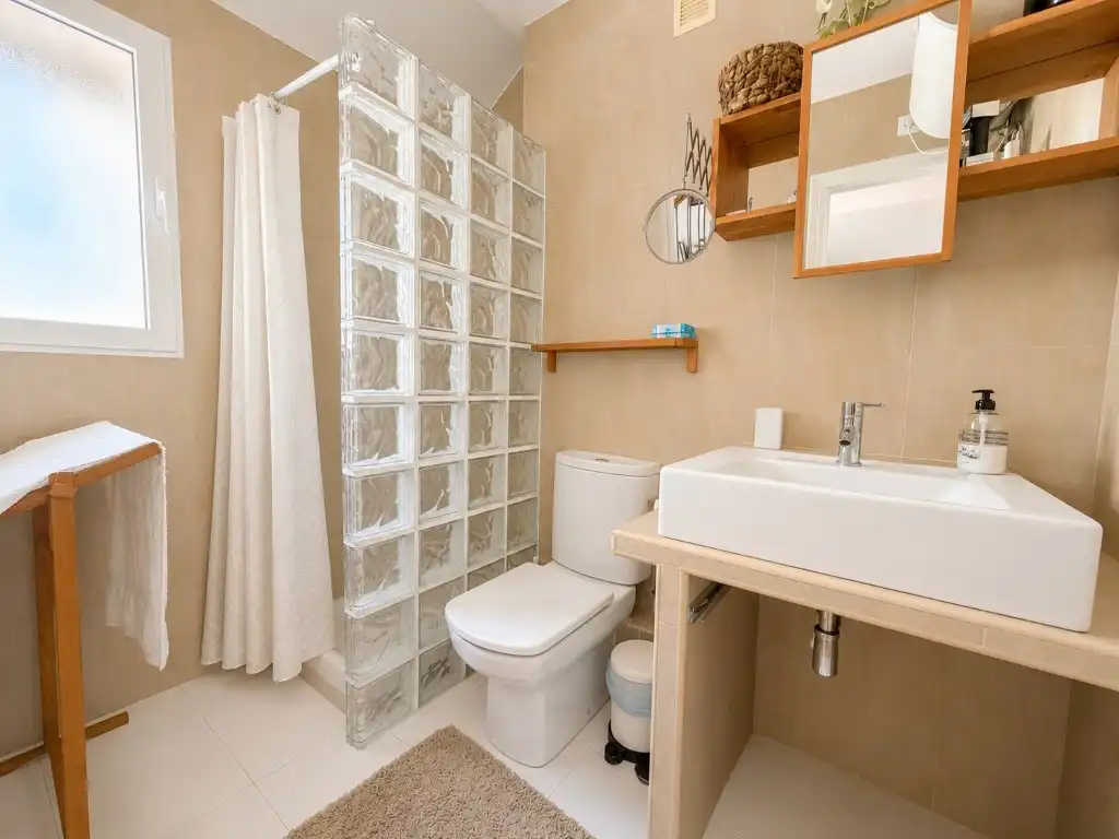 Badezimmer von Maisonette zum Verkauf in La Manga del Mar Menor mit Klimaanlage