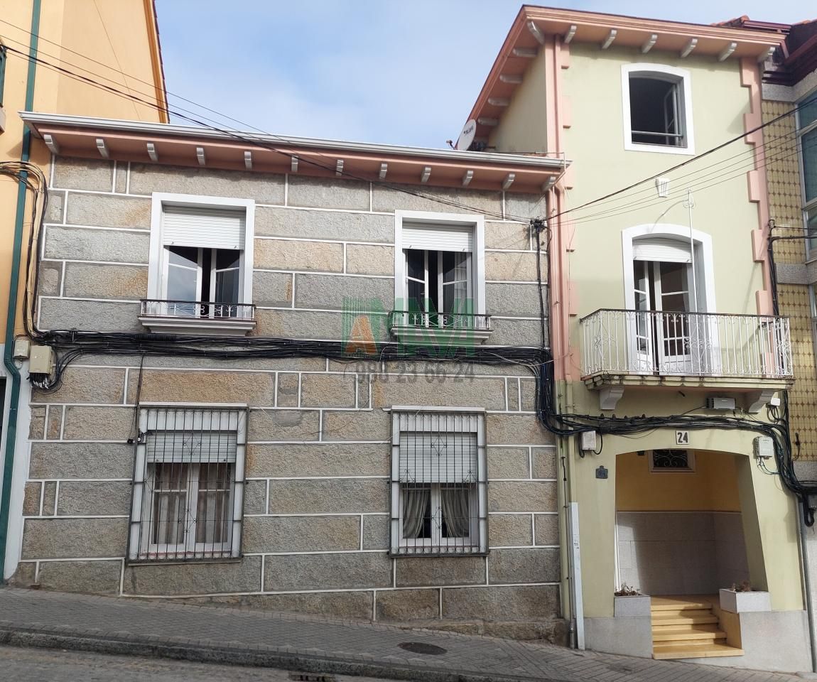 Vista exterior de Casa o xalet en venda en Ourense Capital  amb Jardí privat