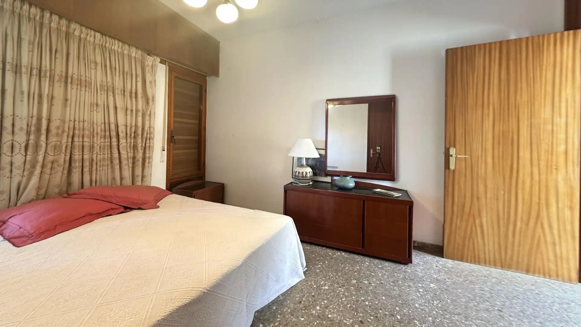 Dormitori de Casa o xalet en venda en Alicante / Alacant amb Jardí privat, Terrassa i Piscina
