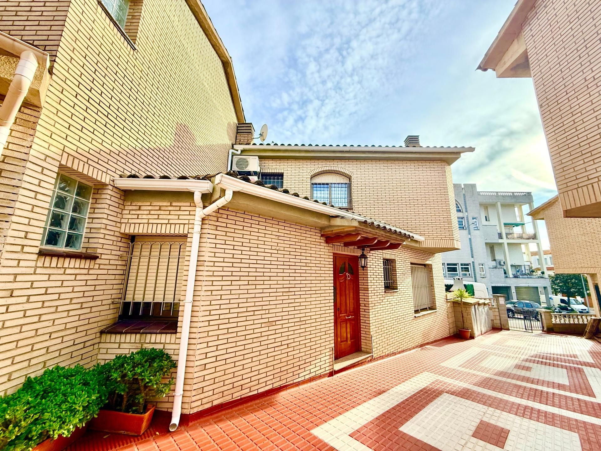 Exterior view of House or chalet for sale in Blanes  with Air Conditioner, Heating and Terrace