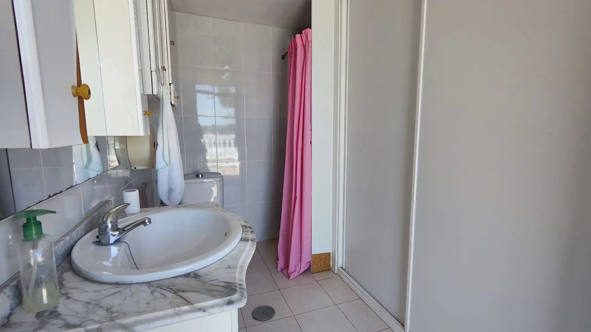 Bany de Casa o xalet en venda en Barajas de Melo amb Calefacció, Jardí privat i Terrassa