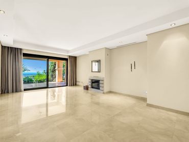 Apartment with pool for sale in Avenida Tomás Pascual 41