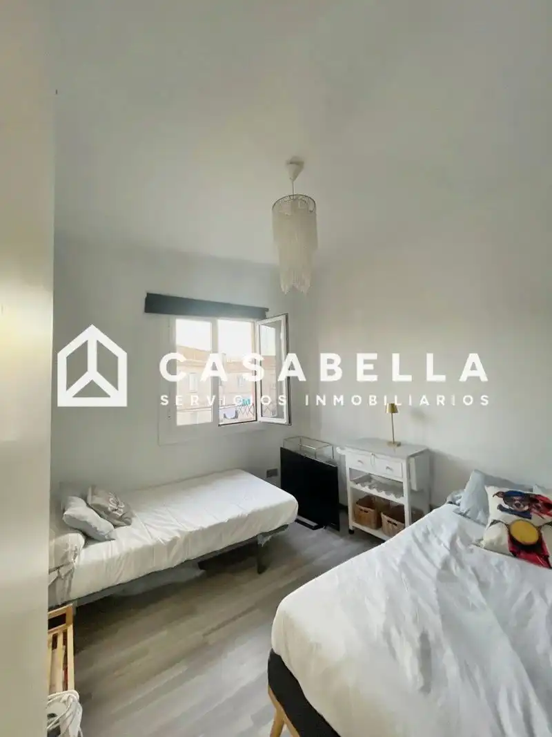 Bedroom of Flat for sale in Valencia  with Air Conditioner, Heating and Terrace