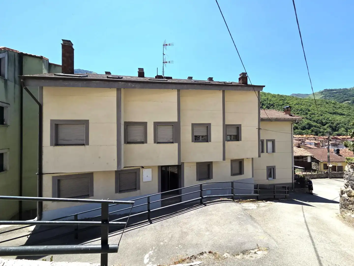 Vista exterior de Apartament en venda en Aller amb Calefacció