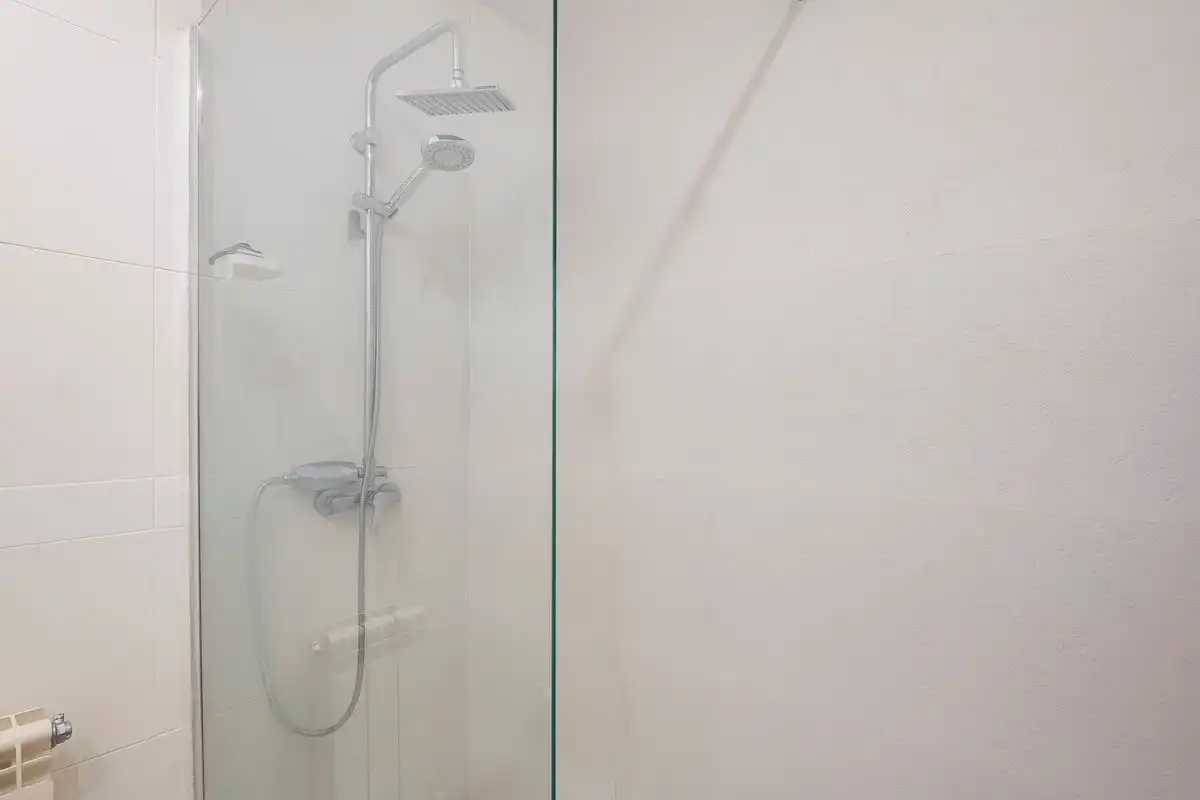 Badezimmer von Maisonette zum Verkauf in Madrid mit Heizung, Terrasse und Balkon