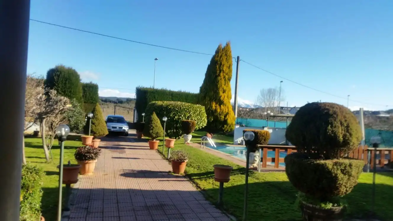 Jardín de Finca rústica en venta en Cabañas Raras con Calefacción, Terraza y Piscina