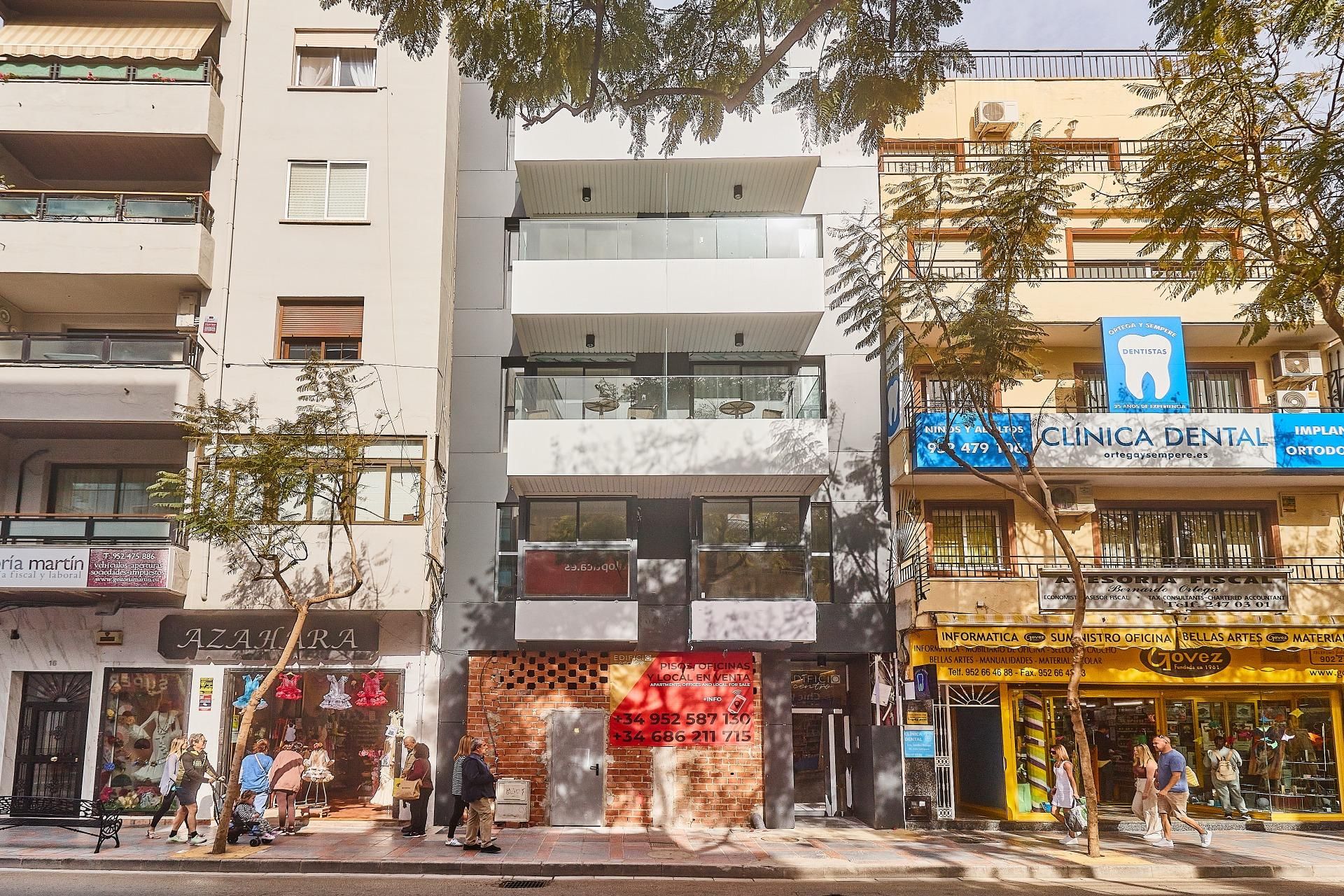 Exterior view of Office for sale in Fuengirola  with Air Conditioner and Heating