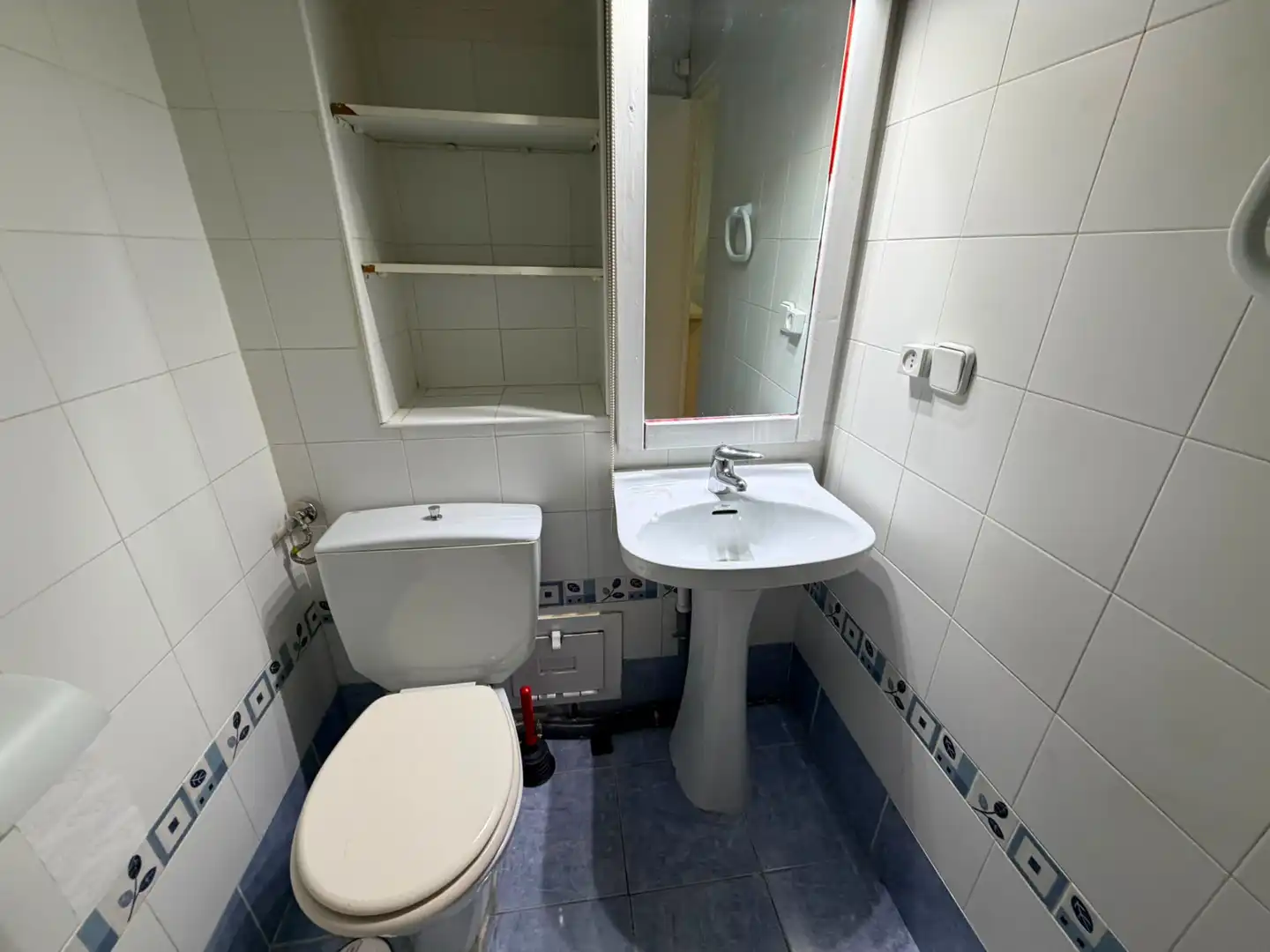 Baño de Apartamento en venta en Madrid con Calefacción