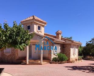 Vista exterior de Casa o xalet en venda en  Albacete Capital amb Calefacció, Jardí privat i Terrassa