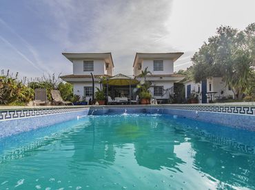 Villa con piscina in vendita a Calle Málaga