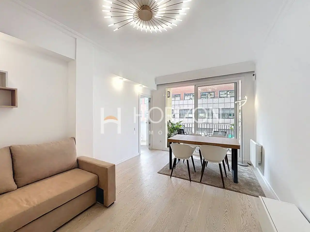 Piso con terraza en venta en Calle Rosselló, imagen 2