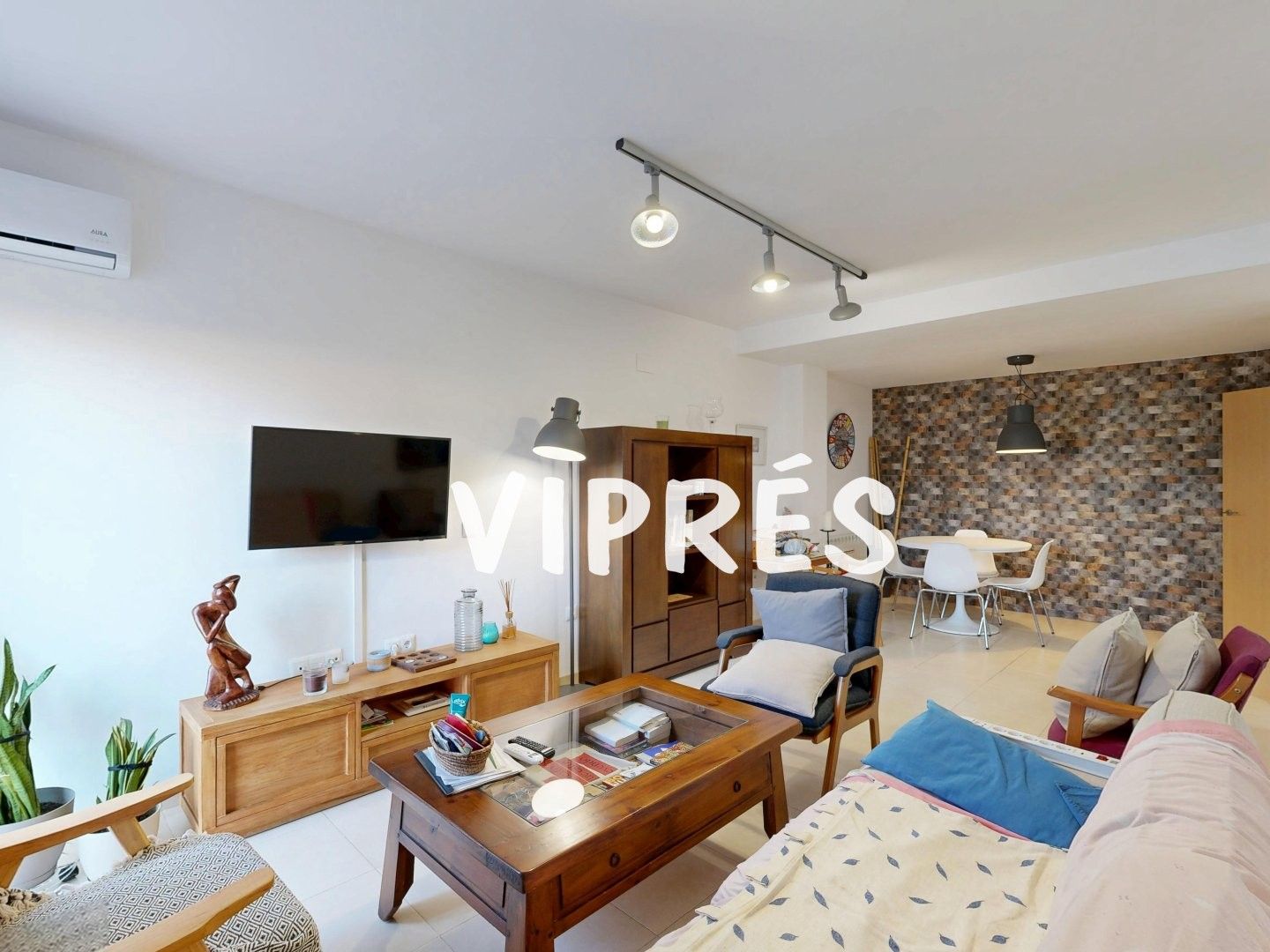 Sala d'estar de Casa adosada en venda en Cáceres Capital amb Aire condicionat, Calefacció i Terrassa