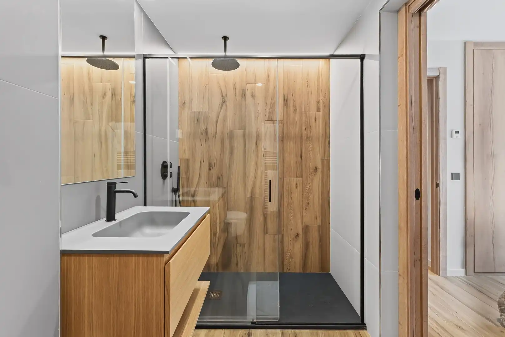 Badezimmer von Wohnung zur Miete in Canillo mit Heizung, Terrasse und Abstellraum