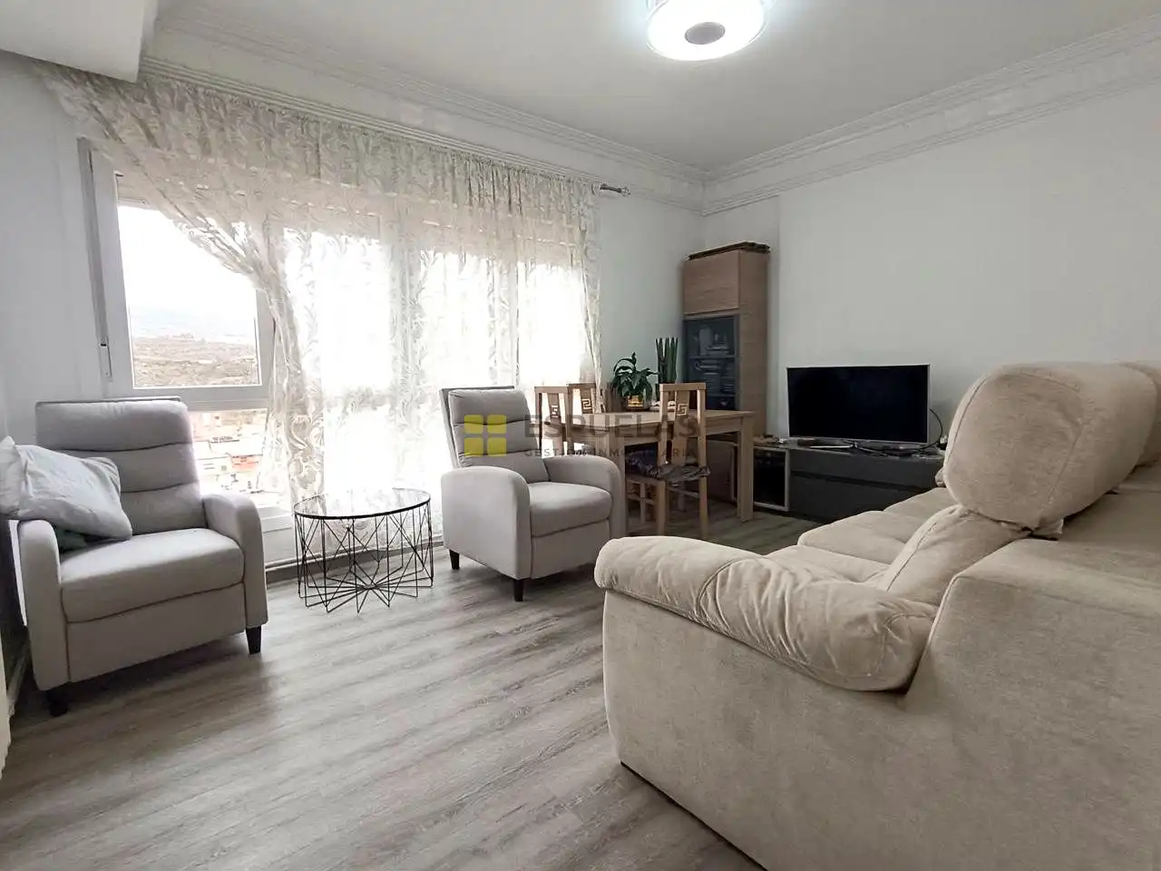 Sala de estar de Piso en venta en Arnedo con Calefacción, Parquet y Terraza