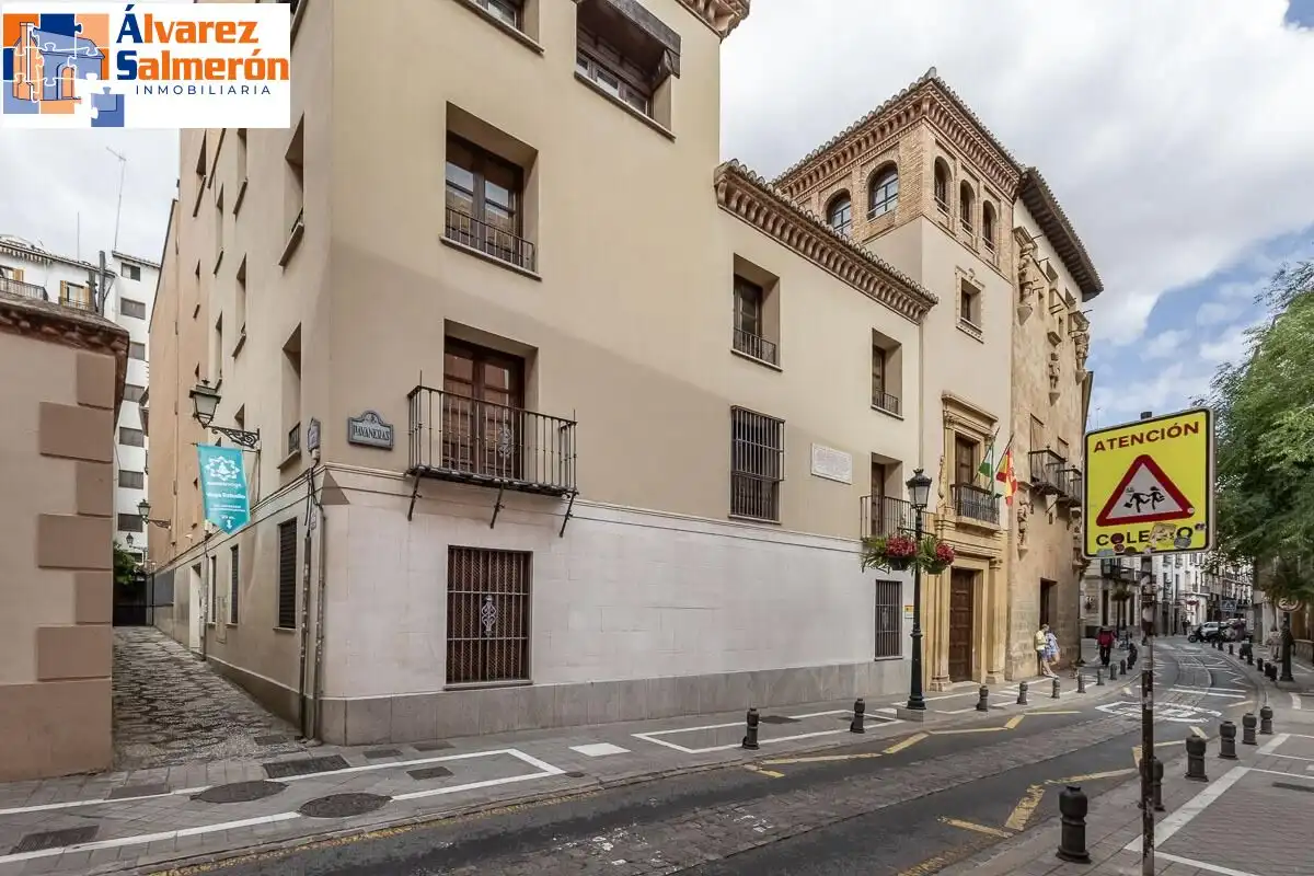 Außenansicht von Wohnung zum Verkauf in Granada mit Terrasse