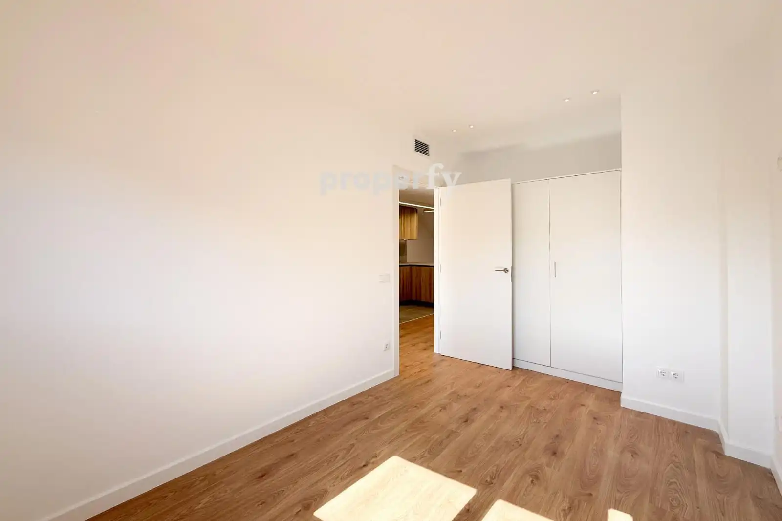 Schlafzimmer von Maisonette zum Verkauf in Badalona mit Klimaanlage, Heizung und Parkett