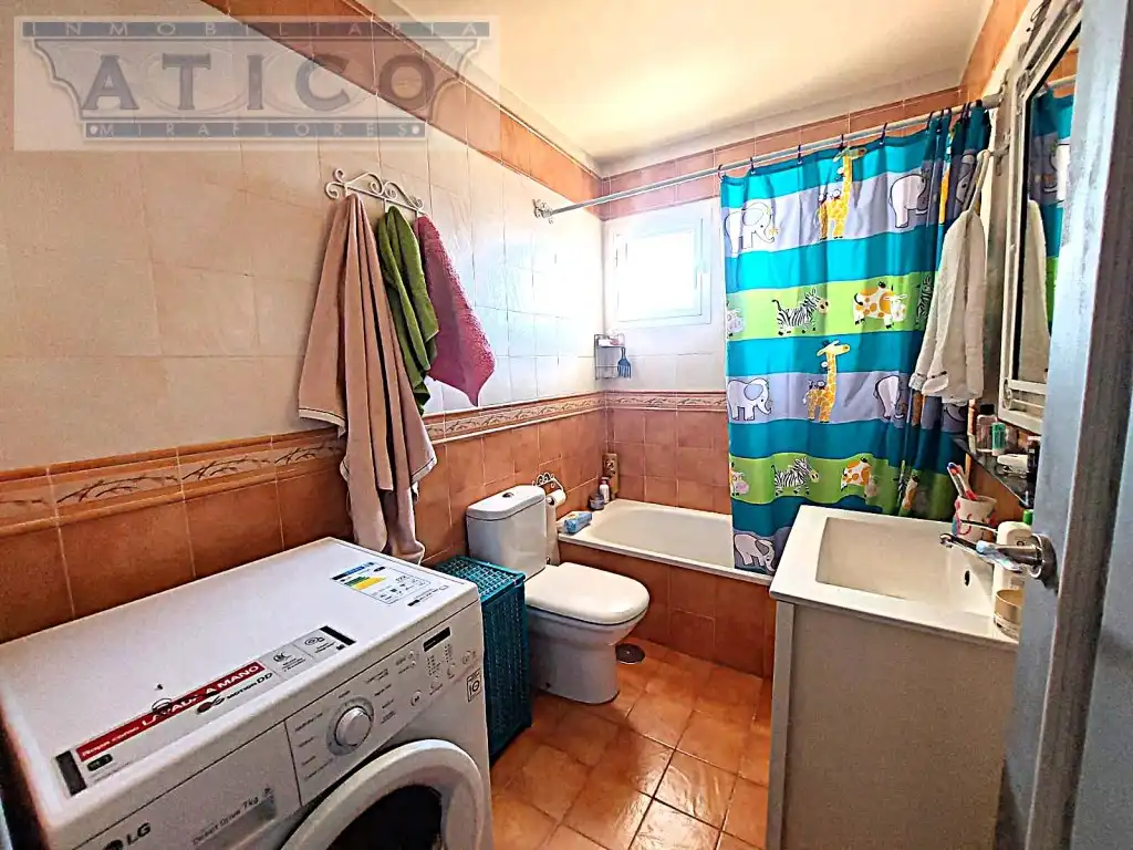 Bathroom of Houses for sale in Sevilla  with Air Conditioner and Terrace
