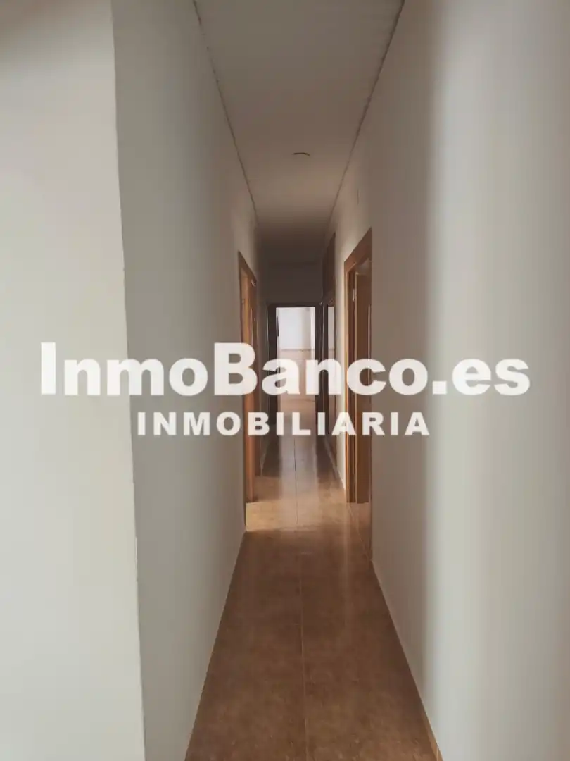 Piso con terraza en venta en Carrer Ferrocarril d'Alcoi 27, imagen 4
