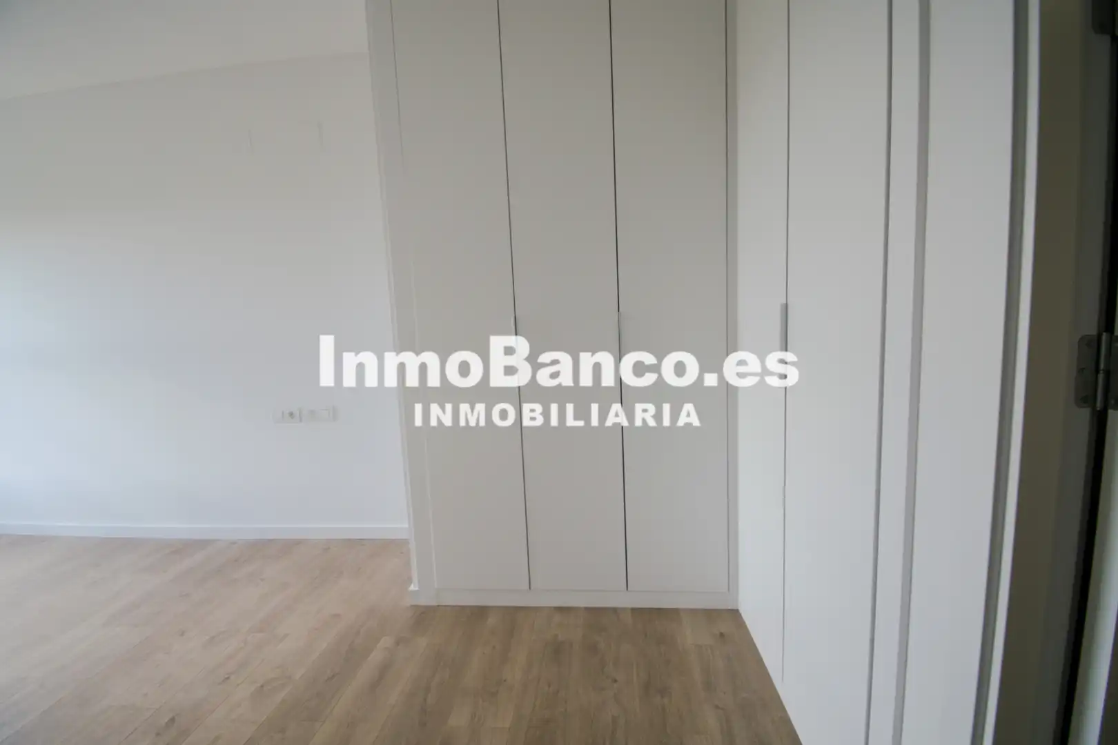 Bedroom of Flat for rent in Valencia  with Air Conditioner, Heating and Storage room