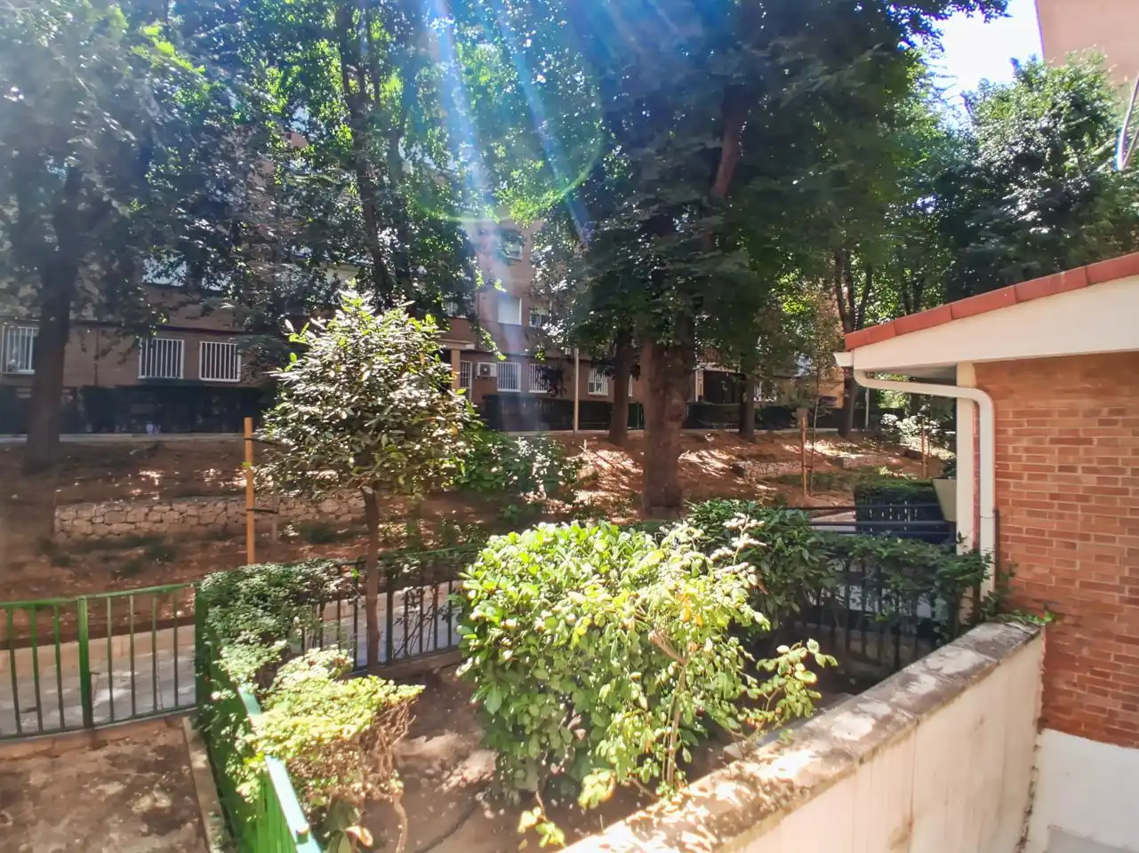Vista exterior de Planta baja en venta en Madrid con Calefacción