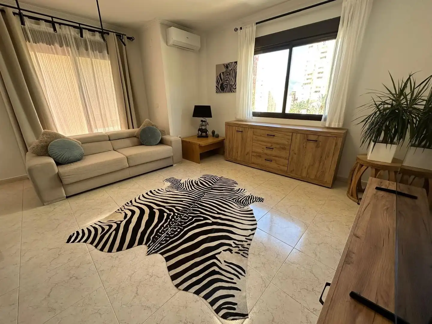 Sala d'estar de Apartament en venda en Benidorm amb Aire condicionat