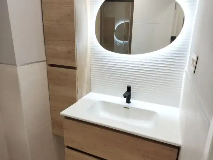 Bany de Pis en venda en Soria Capital  amb Parquet i Traster