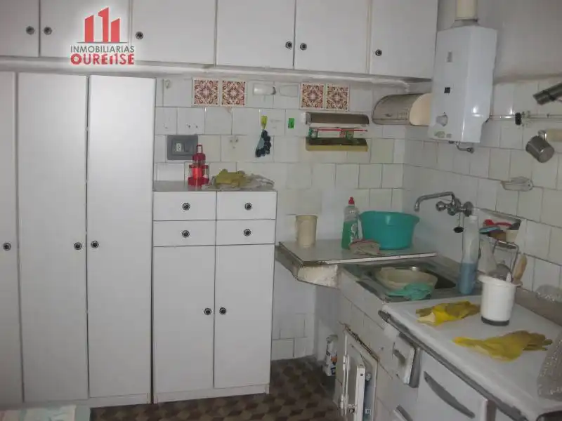 Kitchen of Houses for sale in Ourense Capital   with Storage room