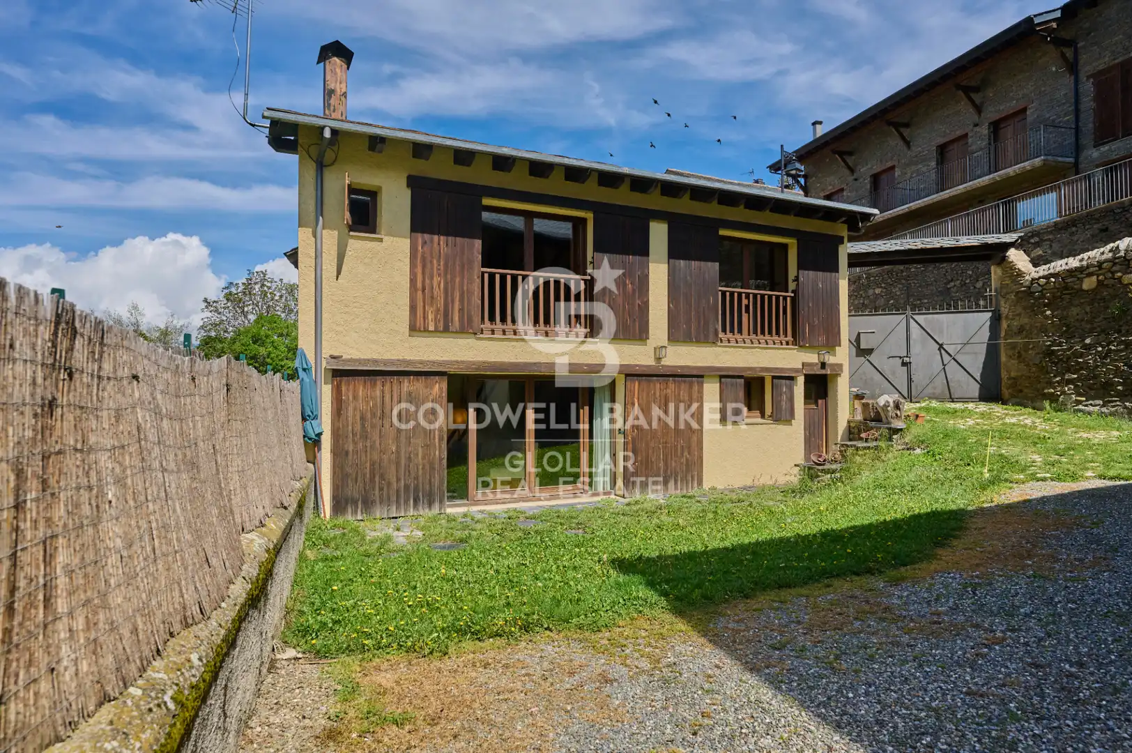 Casa rustica con giardino in vendita a Carrer de l'Escola Vella