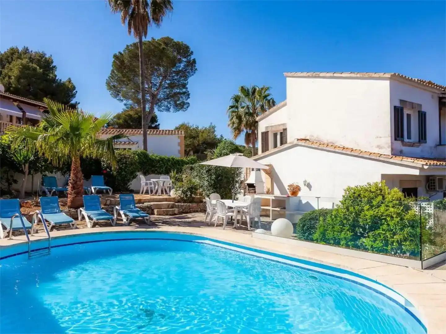 Schwimmbecken von Country house zur Miete in Alcúdia mit Klimaanlage, Privatgarten und Parkett