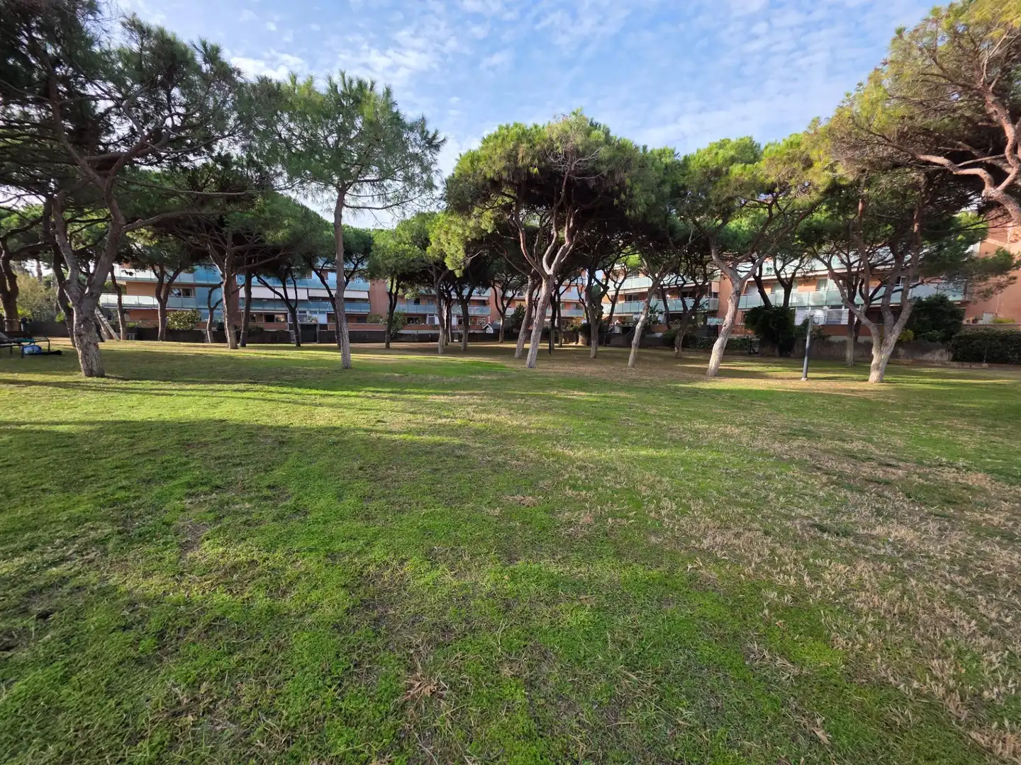 Vista exterior de Àtic en venda en Gavà amb Calefacció, Jardí privat i Terrassa