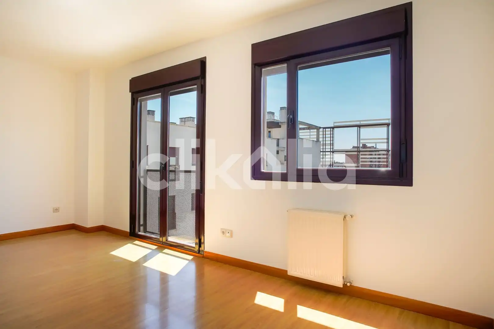 Piso con piscina en venta en Latina