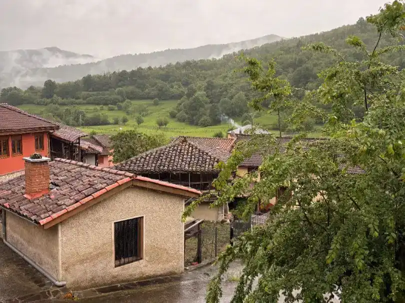Vista exterior de Finca rústica en venda en Sobrescobio