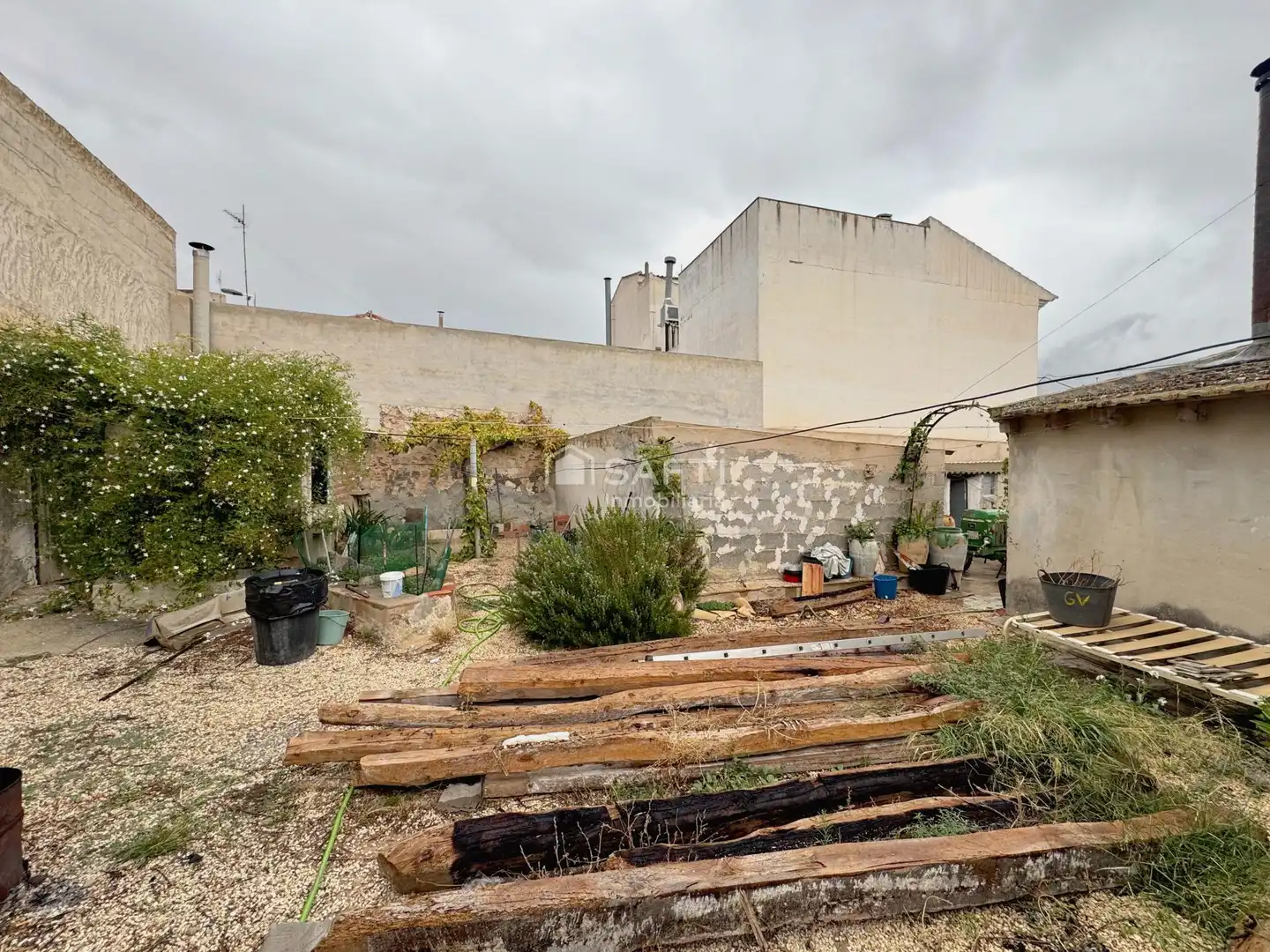 Casa adosada en venta en Algueña con Terraza