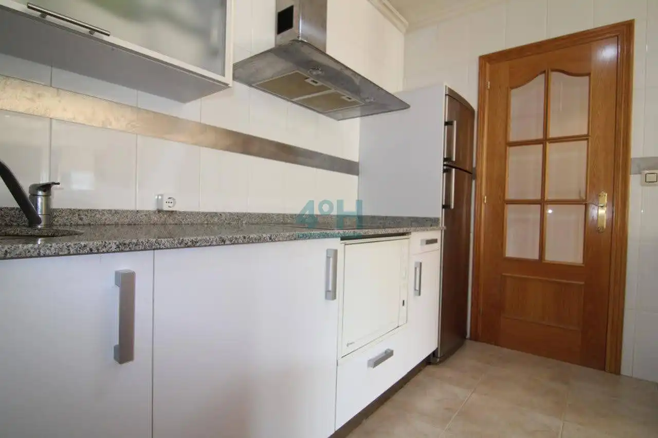 Kitchen of Study for rent in Ourense Capital   with Air Conditioner, Heating and Parquet flooring