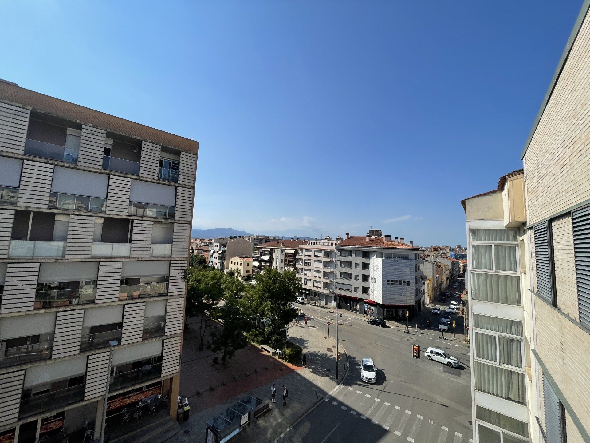 Vista exterior de Estudi en venda en Girona Capital amb Calefacció i Balcó