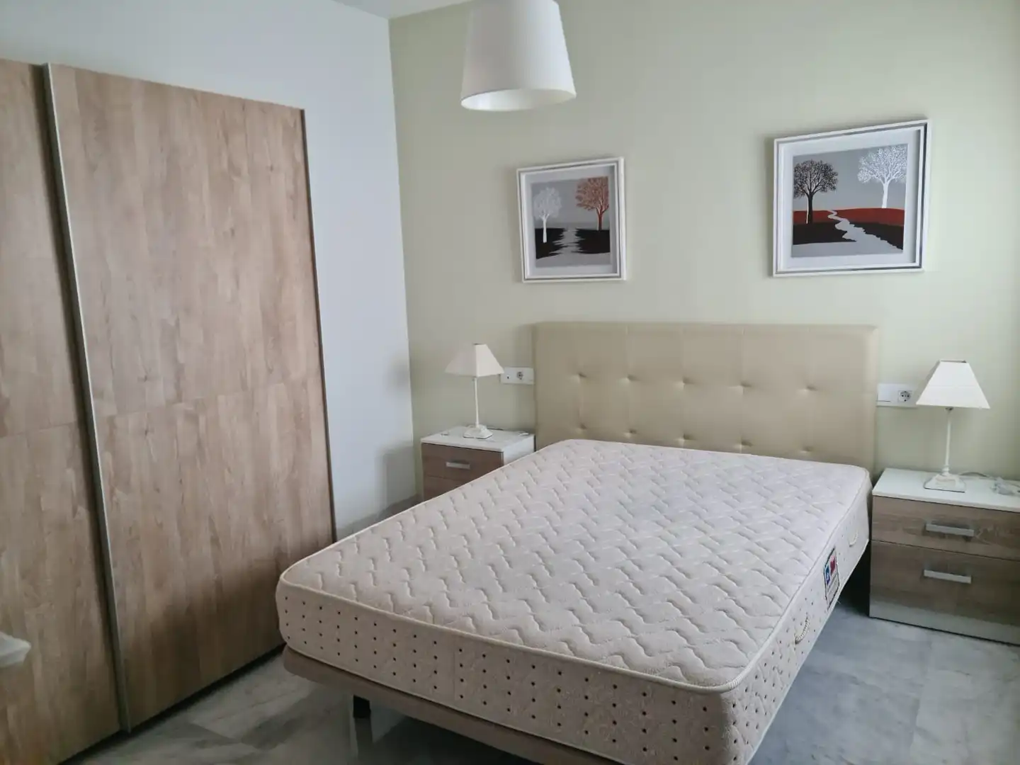 Dormitori de Apartament de lloguer en Écija amb Aire condicionat, Calefacció i Moblat