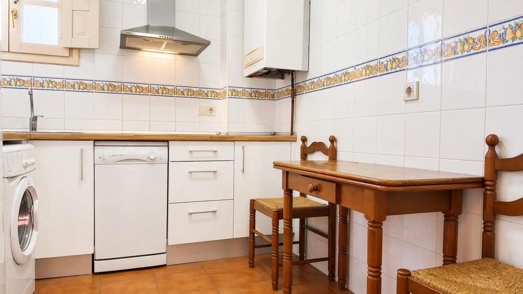 Cocina de Apartamento en venta en Comillas (Cantabria) con Calefacción, Terraza y Trastero